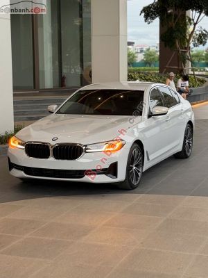 Xe BMW 5 Series 520i 2023