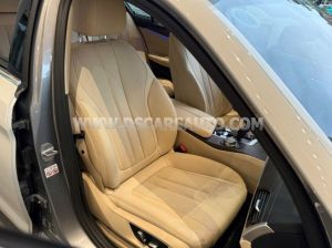 Xe BMW 5 Series 520i 2023