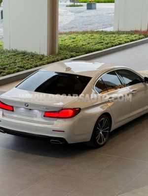 Xe BMW 5 Series 520i 2023