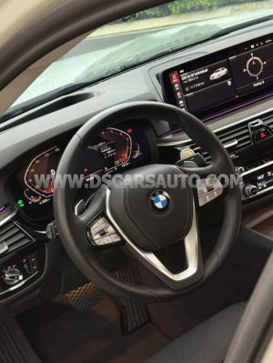 Xe BMW 5 Series 520i 2023