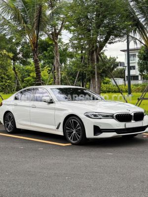 Xe BMW 5 Series 520i 2023