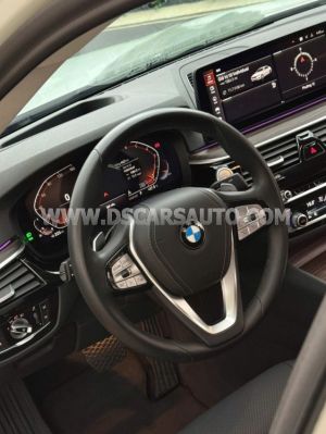 Xe BMW 5 Series 520i 2023