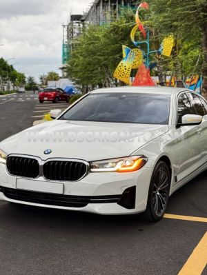 Xe BMW 5 Series 520i 2023
