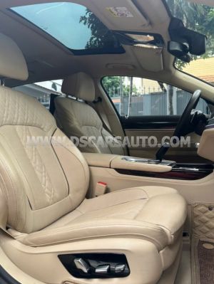 Xe BMW 7 Series 730Li 2021