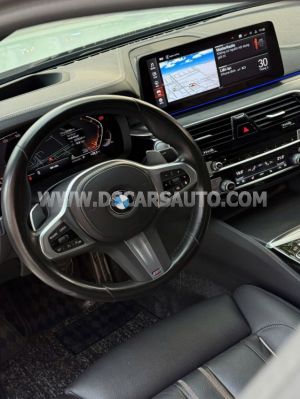 Xe BMW 5 Series 520i M Sport 2023