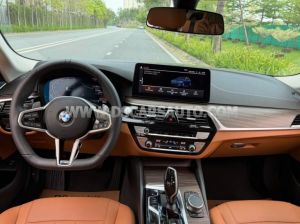 Xe BMW 5 Series 520i Luxury Line 2022