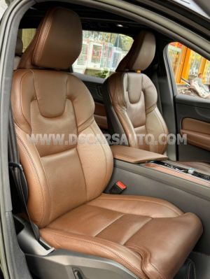 Xe Volvo XC60 Recharge T8 AWD 2022