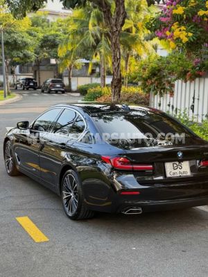 Xe BMW 5 Series 520i Luxury Line 2022