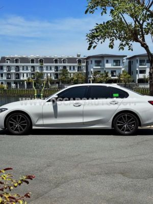 Xe BMW 3 Series 320i Sport Line 2024