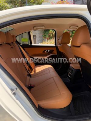 Xe BMW 3 Series 320i Sport Line 2024