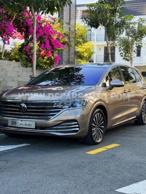 Xe Volkswagen Viloran Luxury 2024
