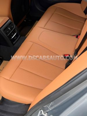 Xe BMW 3 Series 320i Sport Line 2024
