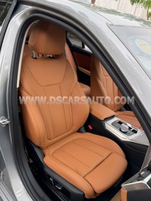 Xe BMW 3 Series 320i Sport Line 2024