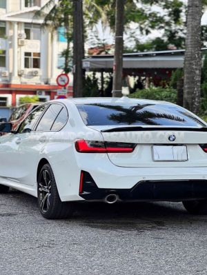 Xe BMW 3 Series 320i M Sport 2024