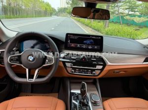 Xe BMW 5 Series 520i Luxury Line 2022