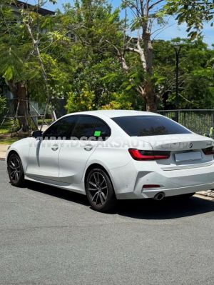 Xe BMW 3 Series 320i Sport Line 2024