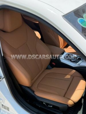 Xe BMW 3 Series 320i Sport Line 2024