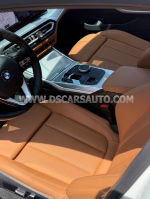 Xe BMW 3 Series 320i Sport Line 2024