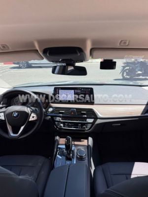 Xe BMW 5 Series 520i 2023