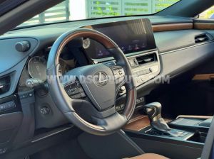 Xe Lexus ES 250 2022