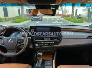 Xe Lexus ES 250 2022