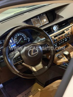 Xe Lexus ES 250 2017