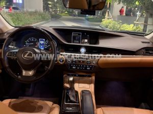 Xe Lexus ES 250 2017