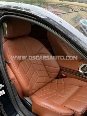 Xe BMW 7 Series 735i M Sport 2023