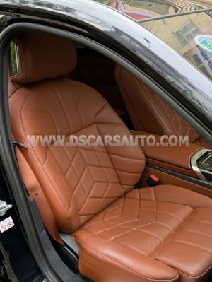 Xe BMW 7 Series 735i M Sport 2023
