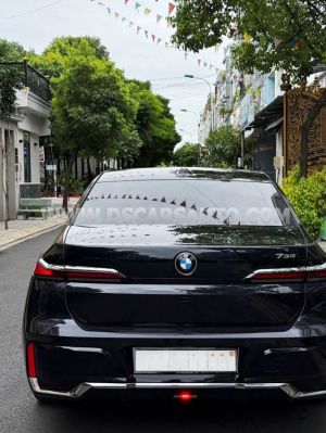 Xe BMW 7 Series 735i M Sport 2023