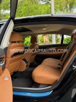 Xe BMW 7 Series 730Li 2018
