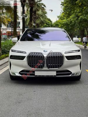 Xe BMW 7 Series 735i Pure Excellence 2023