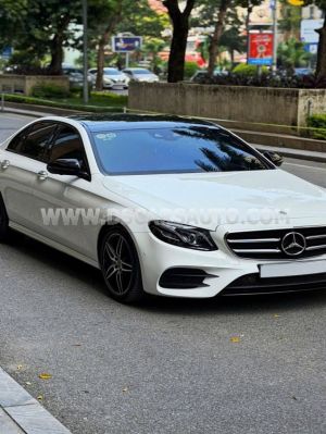 Xe Mercedes Benz E class E300 AMG 2020