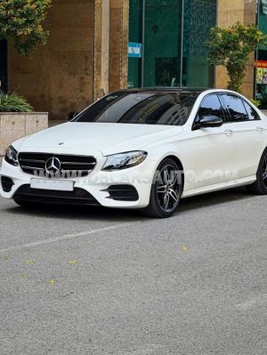 Xe Mercedes Benz E class E300 AMG 2020
