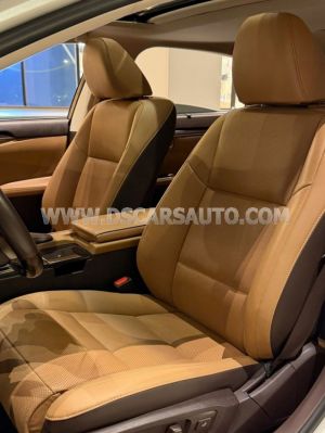Xe Lexus ES 250 2017