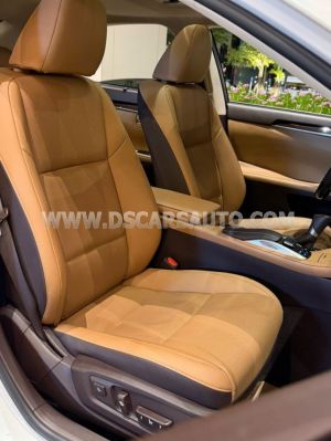 Xe Lexus ES 250 2017